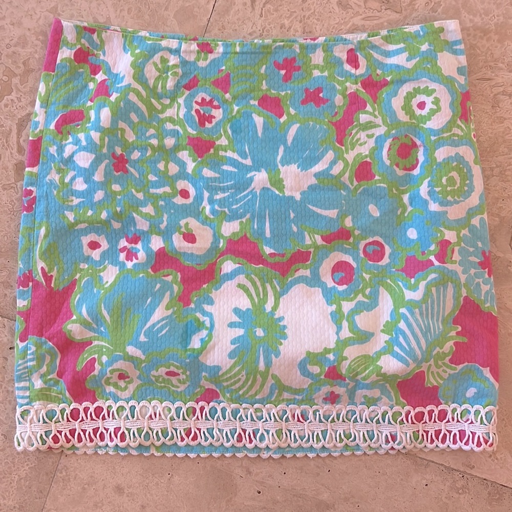 Lilly Pulitzer Skirt with white trim